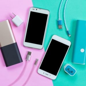 Smarte mobiltilbehør til sommeren